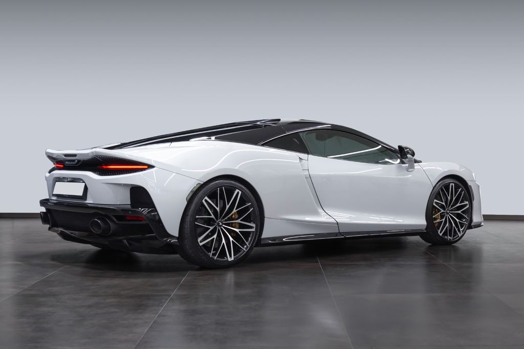McLaren GT 2023