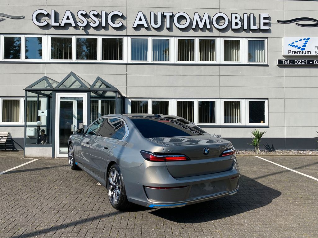 BMW i7 2022