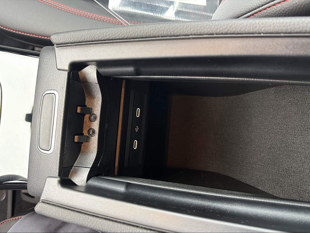 Mercedes-Benz CLA 200 2024