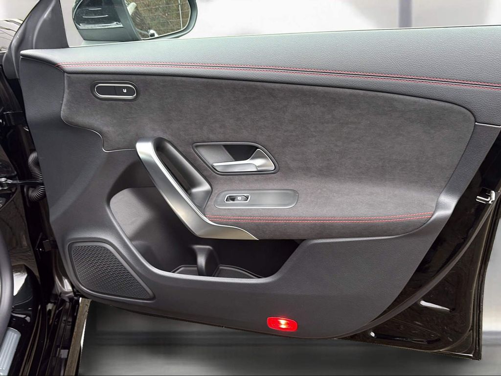 Mercedes-Benz CLA 200 2024