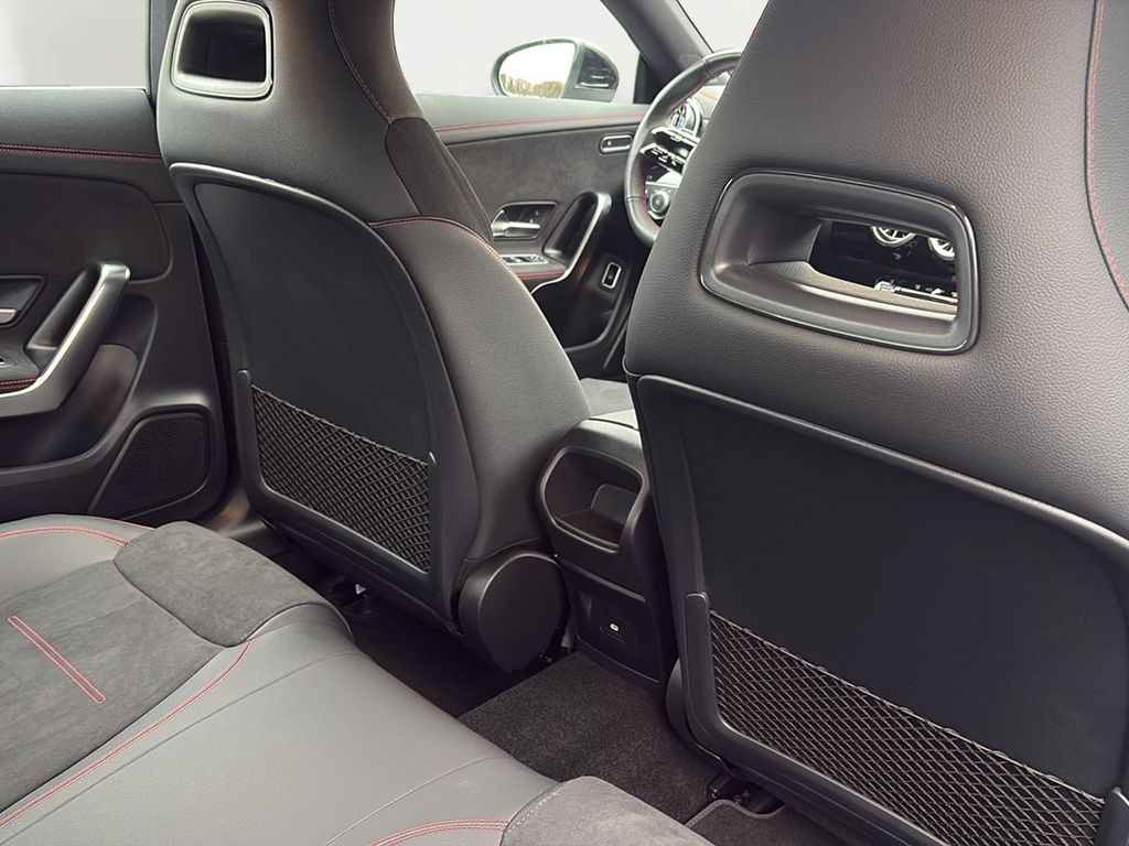 Mercedes-Benz CLA 200 2024