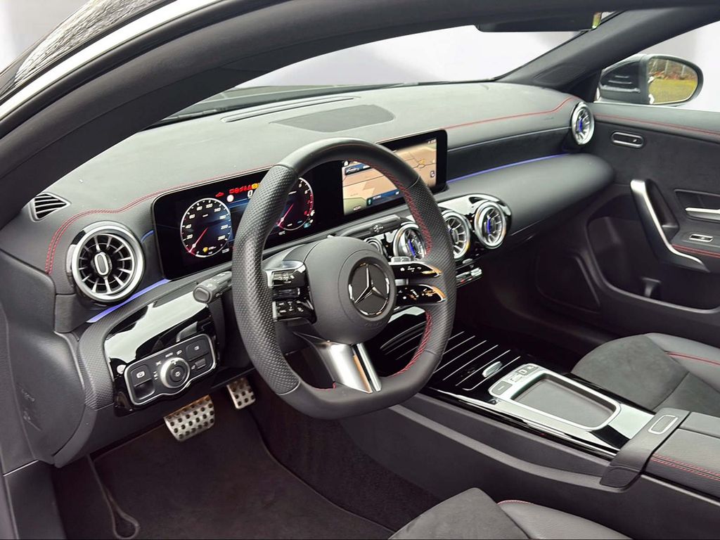 Mercedes-Benz CLA 200 2024