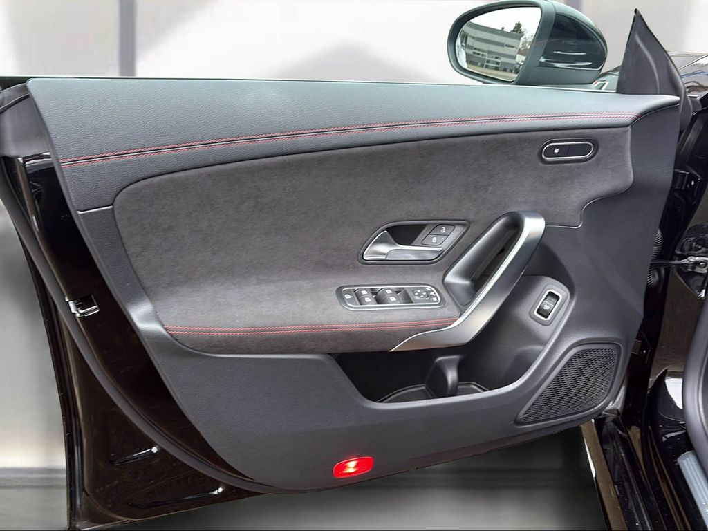 Mercedes-Benz CLA 200 2024