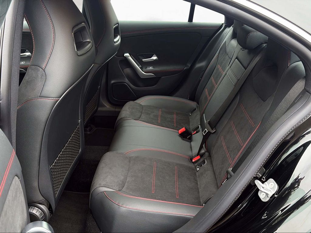 Mercedes-Benz CLA 200 2024