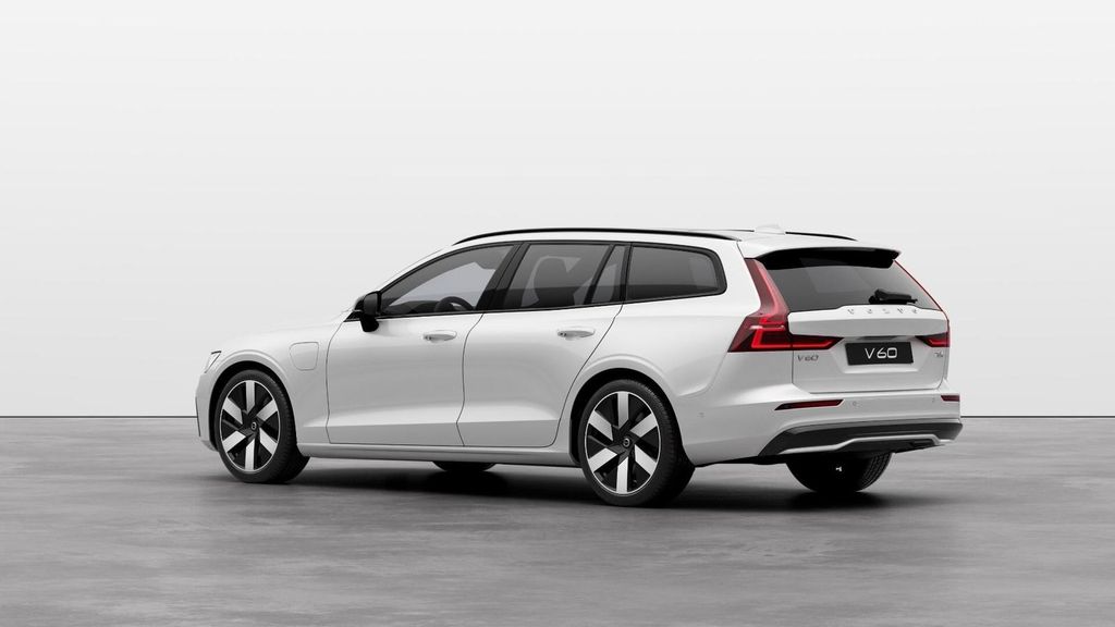 Volvo V60 2025