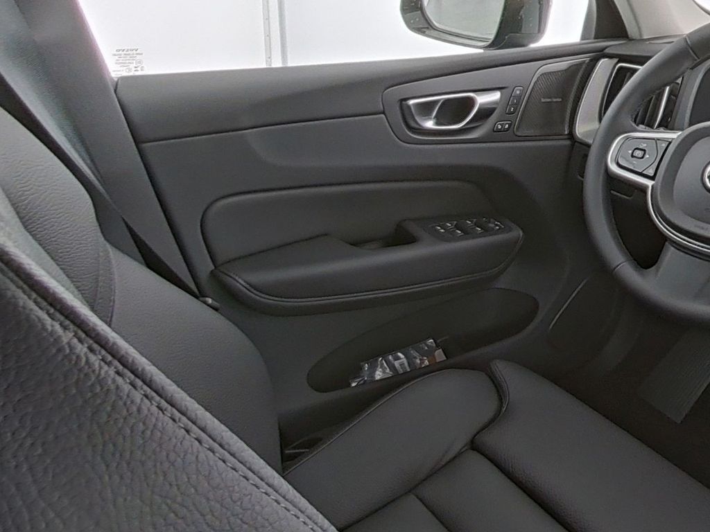 Volvo XC60 2025