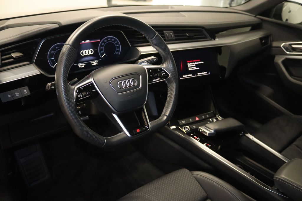Audi e-tron 2022