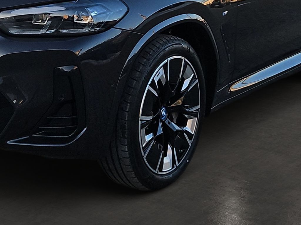 BMW iX3 2023