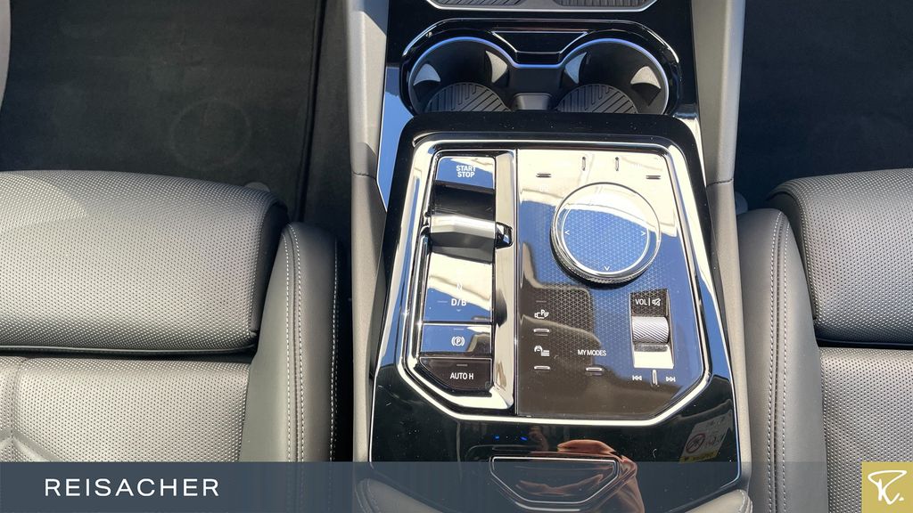 BMW i5 2025