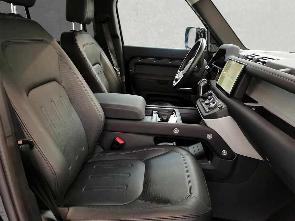 Land Rover Defender 2021