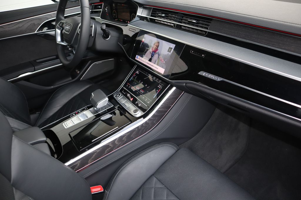 Audi A8 2024