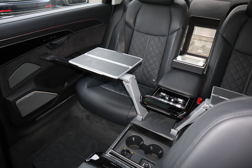 Audi A8 2024