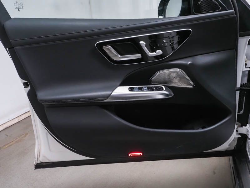 Mercedes-Benz E 300 2025