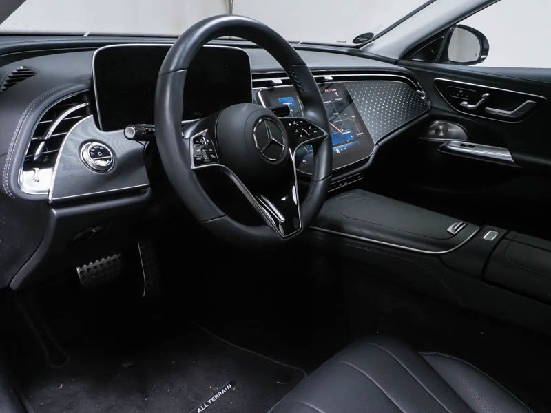 Mercedes-Benz E 300 2025