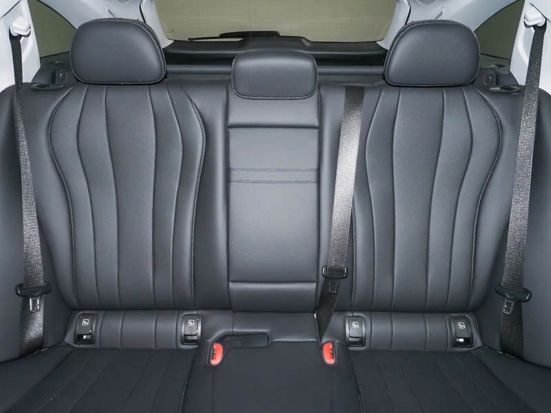 Mercedes-Benz E 300 2025