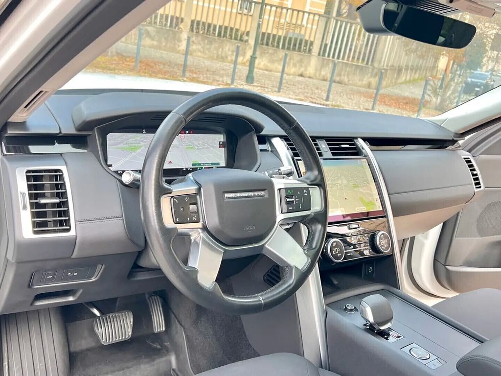Land Rover Discovery 2021