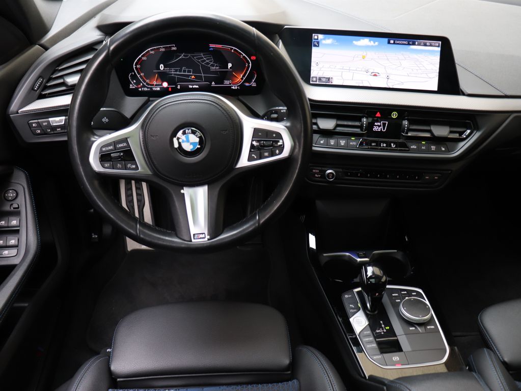 BMW 120 2022