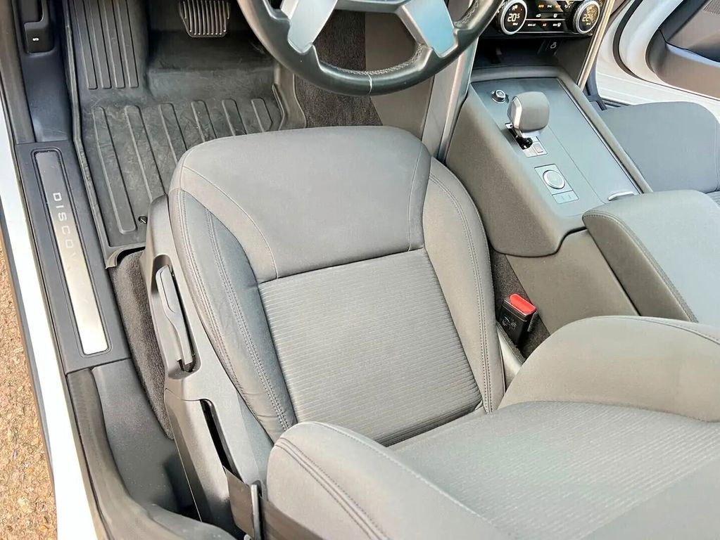 Land Rover Discovery 2021