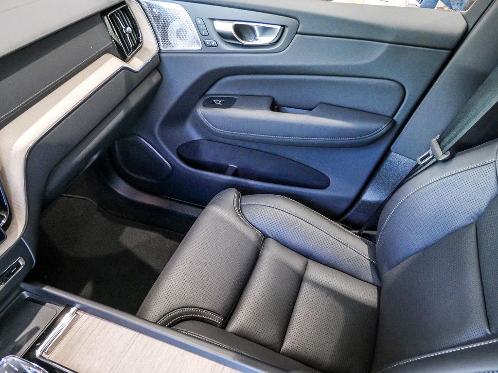 Volvo XC60 2025