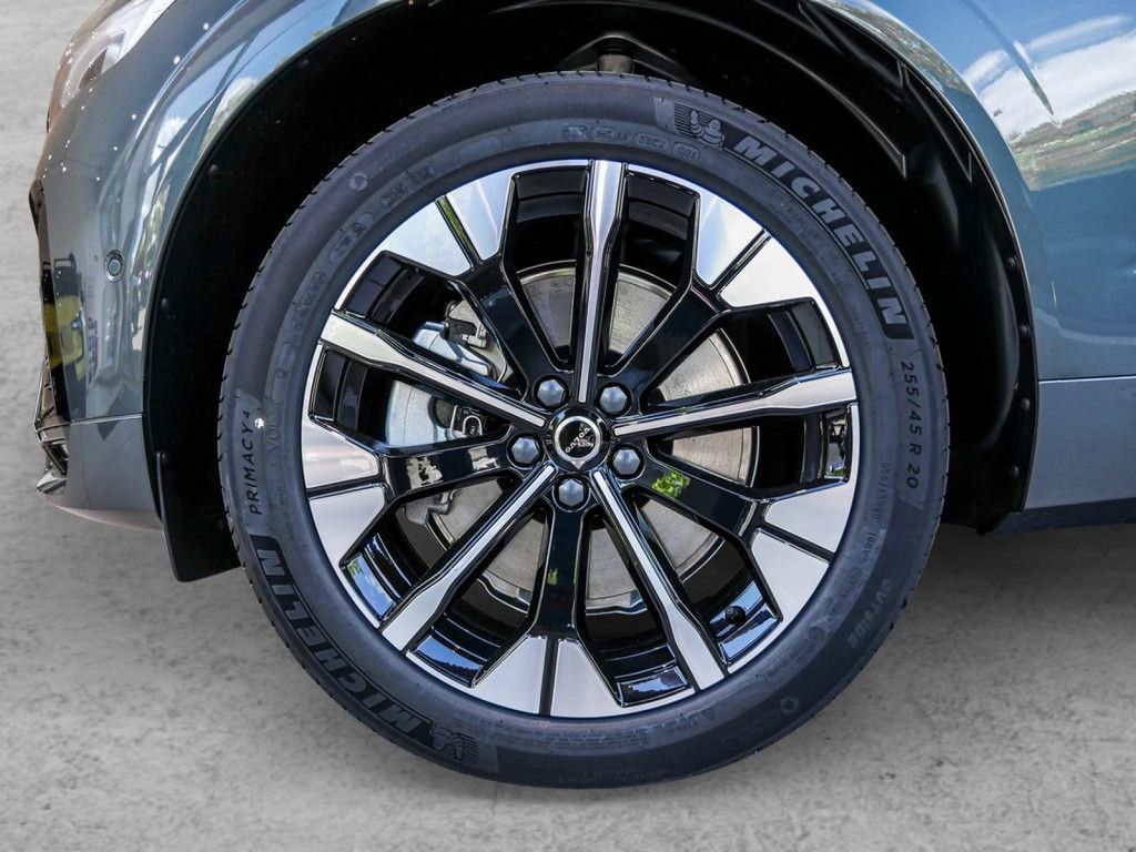 Volvo XC60 2025