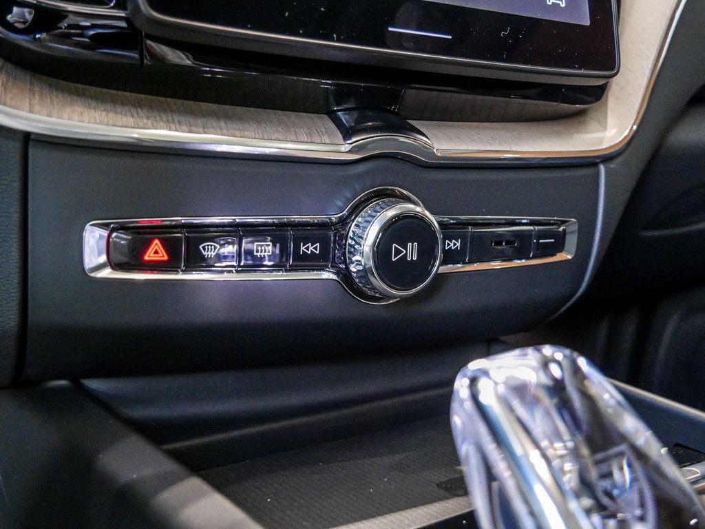 Volvo XC60 2025