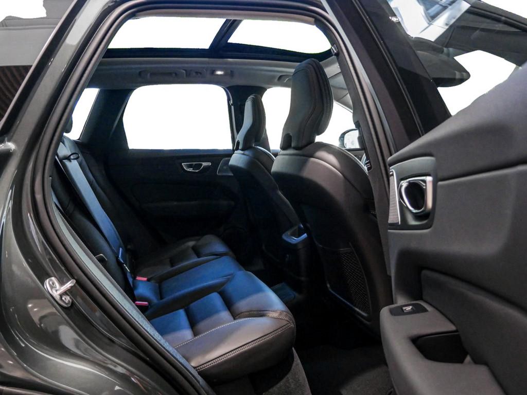 Volvo XC60 2025