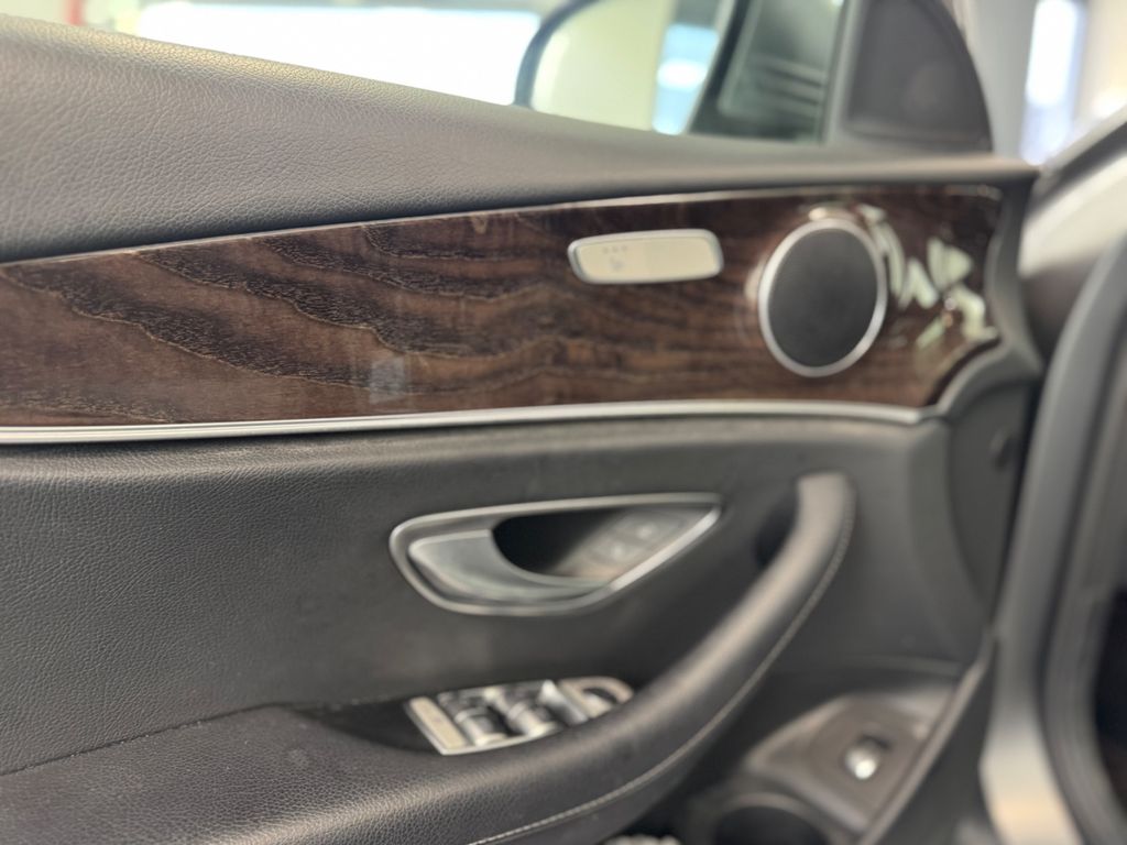 Mercedes-Benz E 300 2021