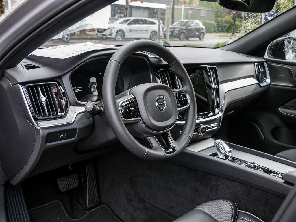 Volvo V60 2024