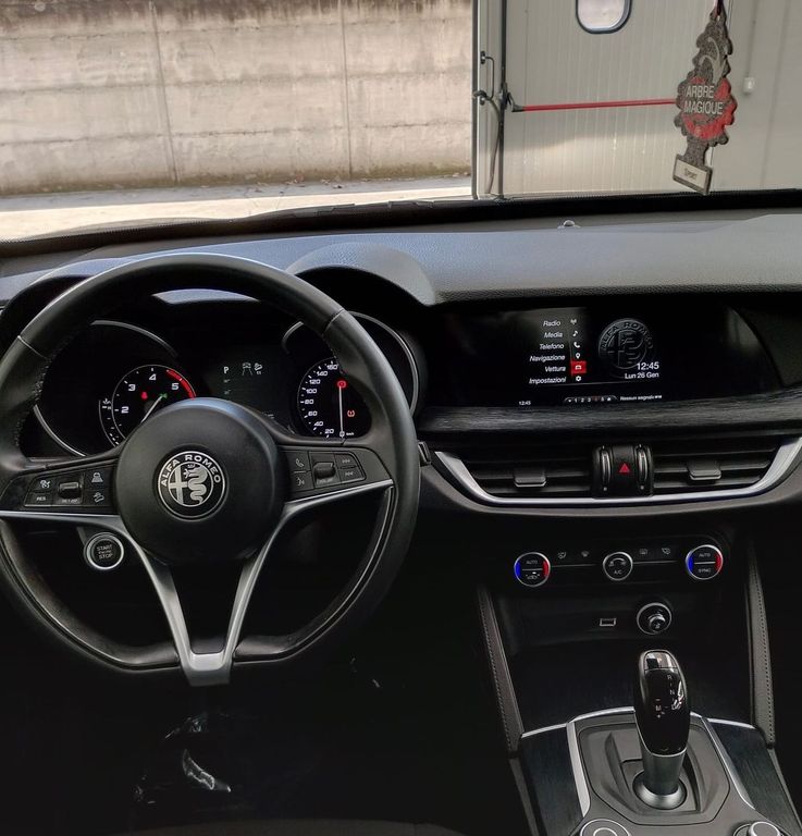 Alfa Romeo Stelvio 2019