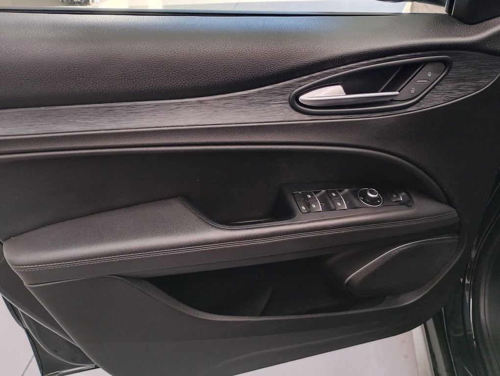 Alfa Romeo Stelvio 2019