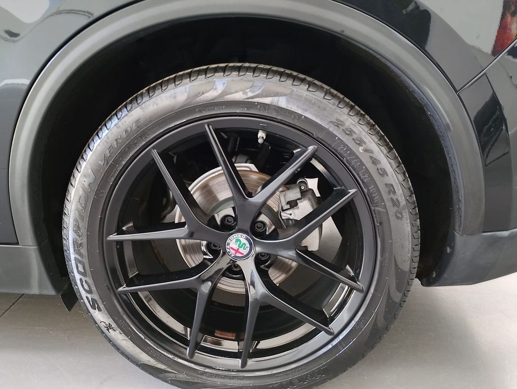 Alfa Romeo Stelvio 2019