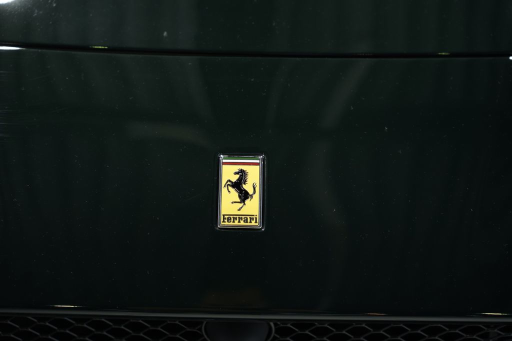 Ferrari 812 2023