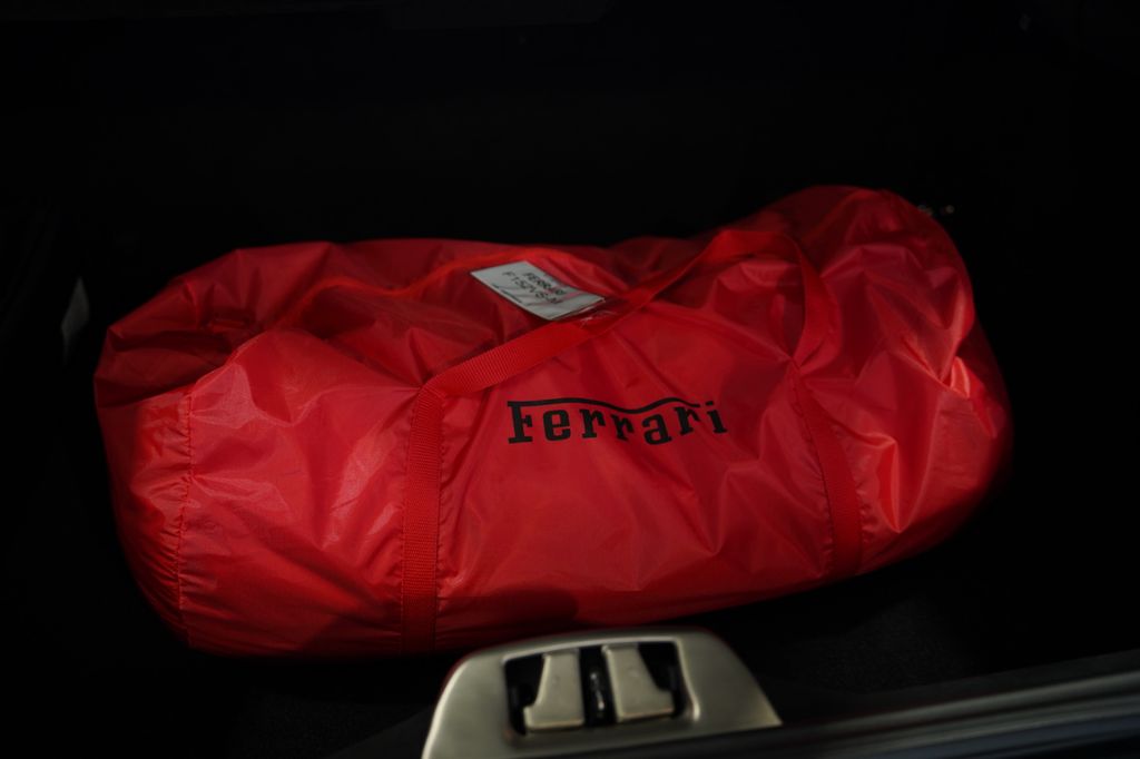 Ferrari 812 2023