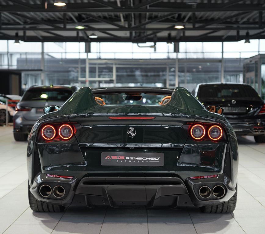 Ferrari 812 2023