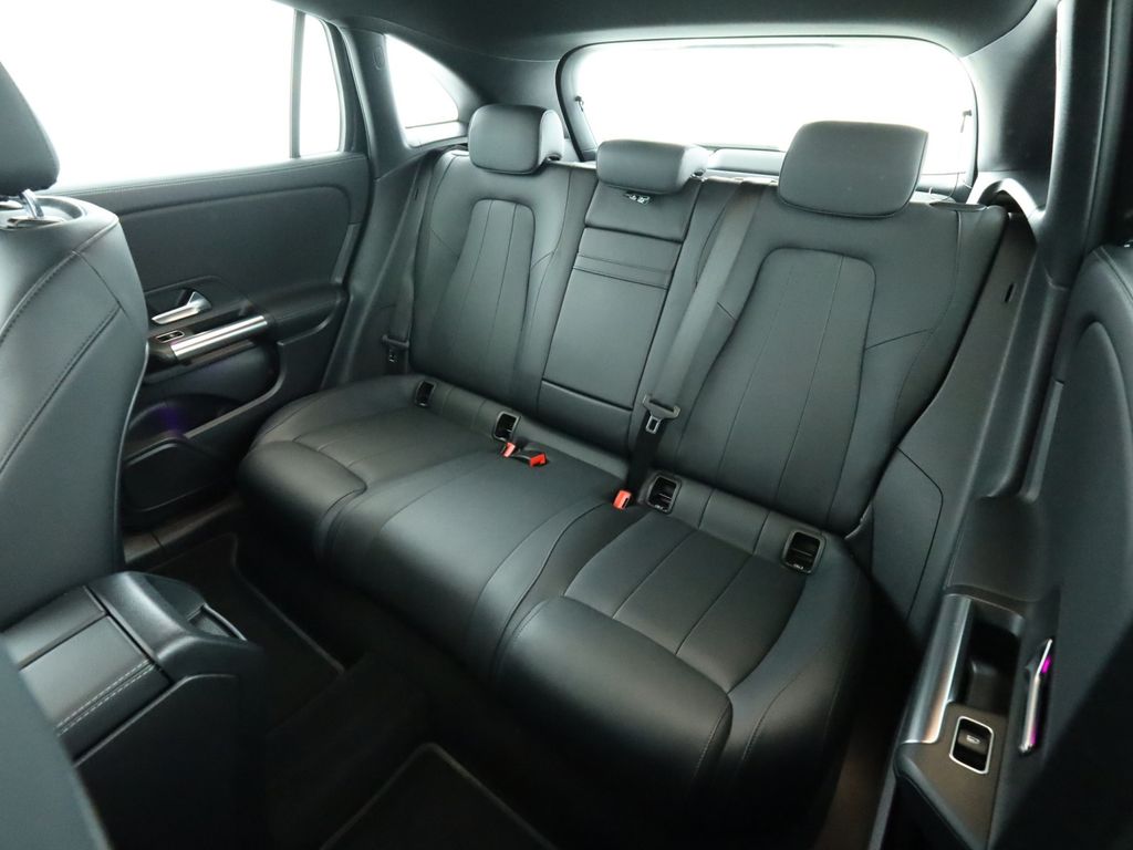 Mercedes-Benz EQA 2023