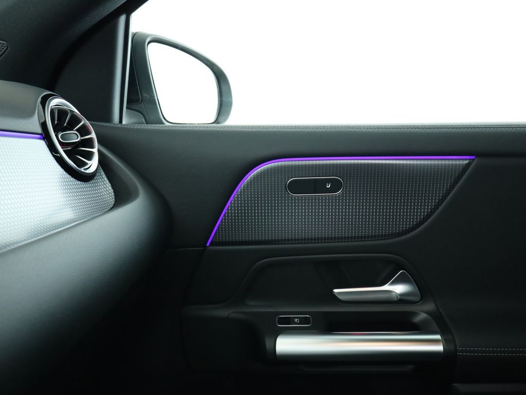 Mercedes-Benz EQA 2023