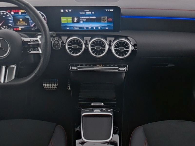 Mercedes-Benz CLA 200 2024