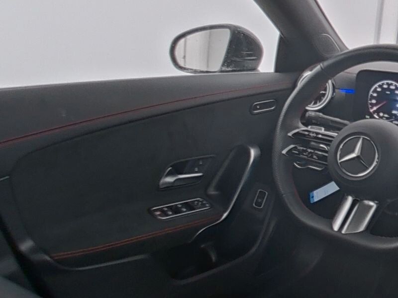 Mercedes-Benz CLA 200 2024