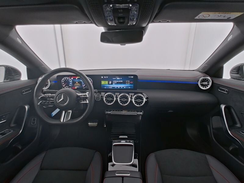 Mercedes-Benz CLA 200 2024
