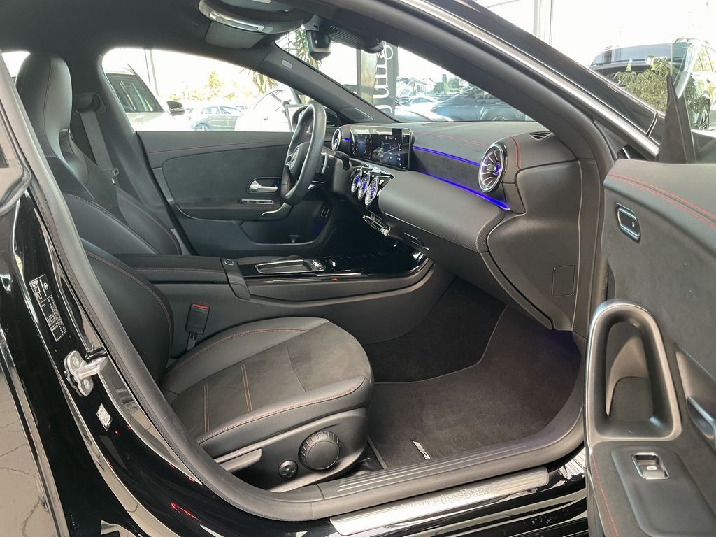Mercedes-Benz CLA 200 2024