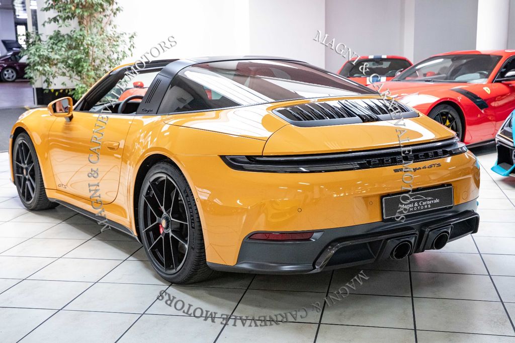 Porsche 992 2024