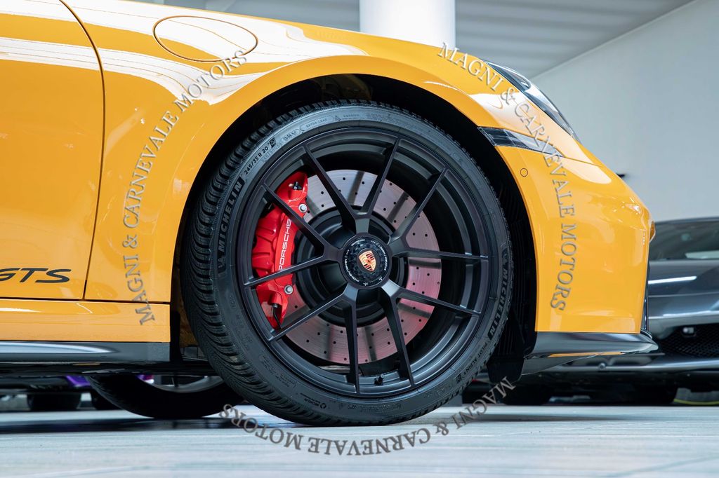 Porsche 992 2024