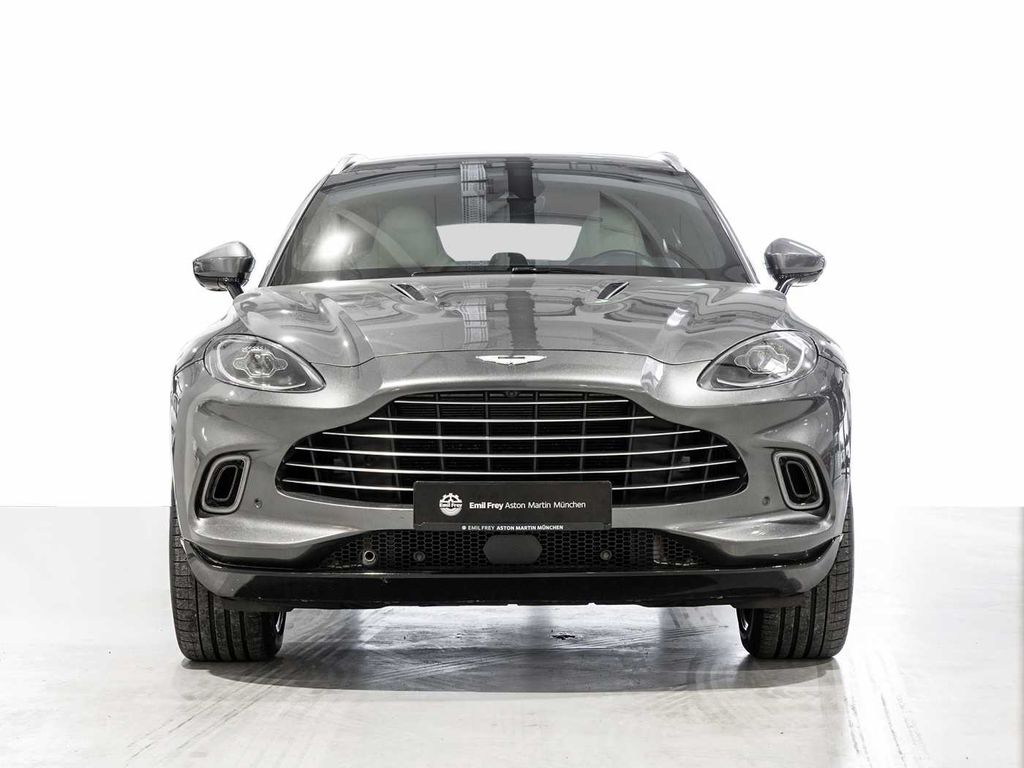 Aston Martin DBX 2021