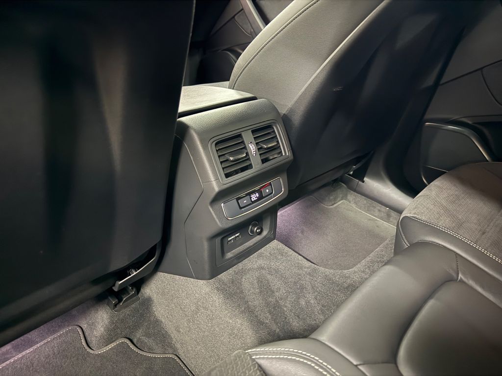 Audi SQ5 2022