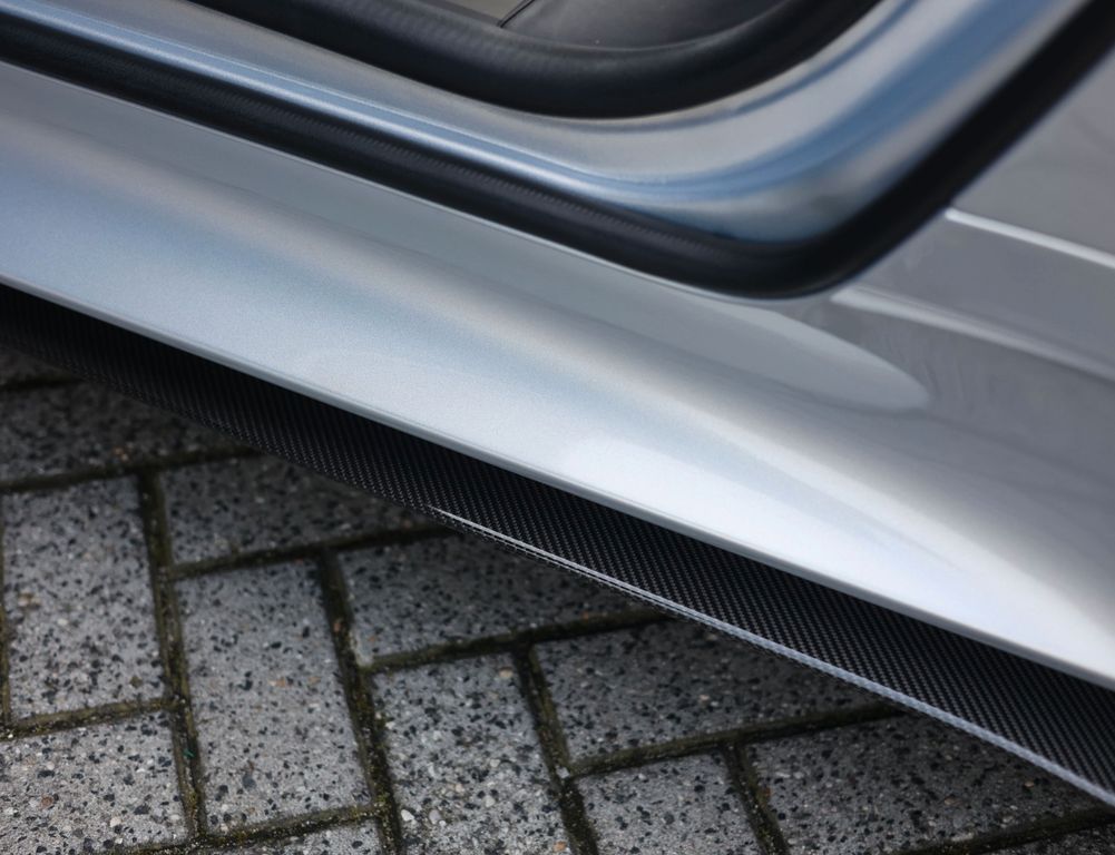 Aston Martin DB12 2024