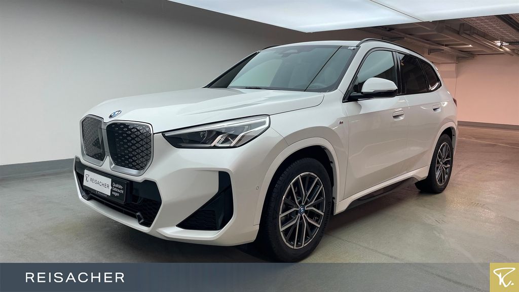 BMW iX1 2023