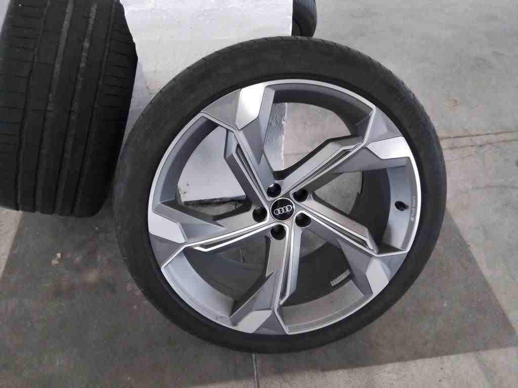 Audi SQ8 e-tron 2024