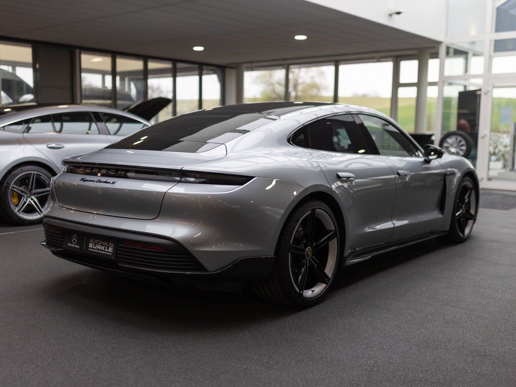 Porsche Taycan 2020