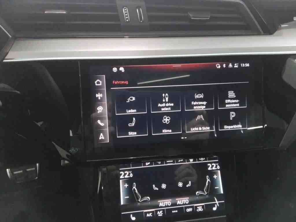 Audi SQ8 e-tron 2024