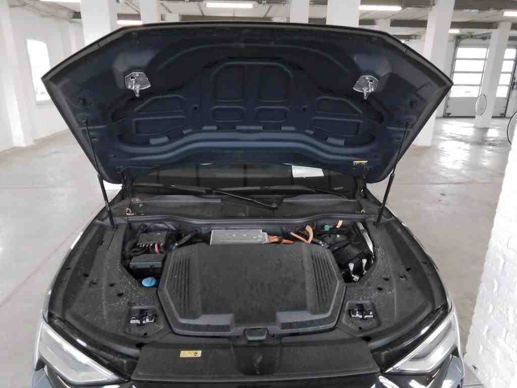 Audi SQ8 e-tron 2024